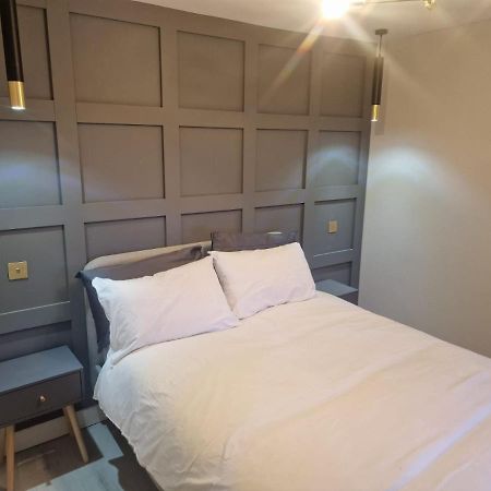 Collier'S Wood En-Suite Apartments London Bagian luar foto