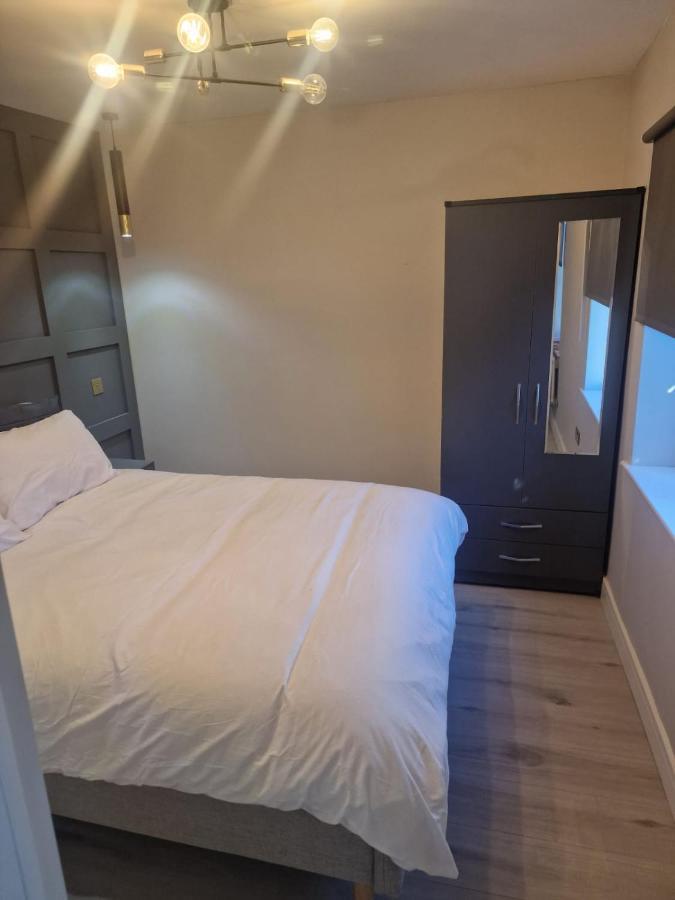 Collier'S Wood En-Suite Apartments London Bagian luar foto