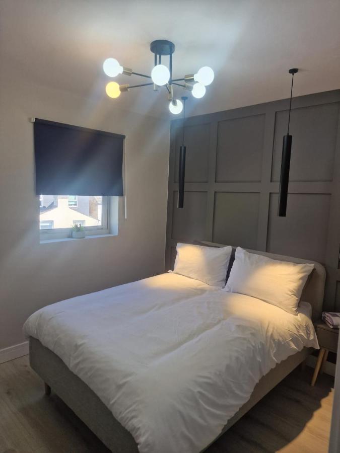 Collier'S Wood En-Suite Apartments London Bagian luar foto