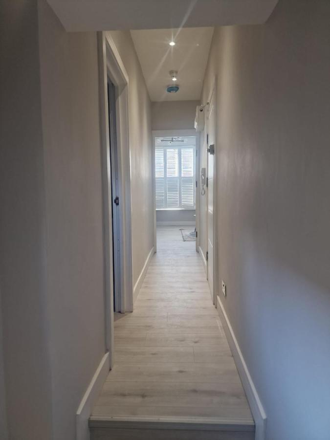 Collier'S Wood En-Suite Apartments London Bagian luar foto