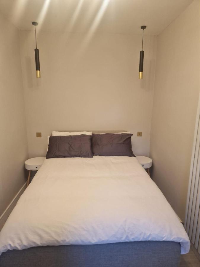 Collier'S Wood En-Suite Apartments London Bagian luar foto