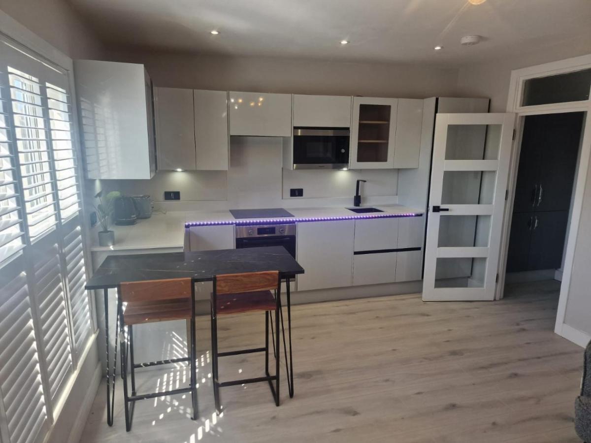 Collier'S Wood En-Suite Apartments London Bagian luar foto